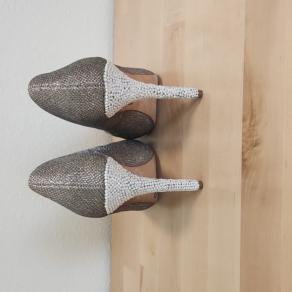 Badgley Mischka Size 6M peep toe studded heels preowned **missing a few studs - Picture 4 of 7